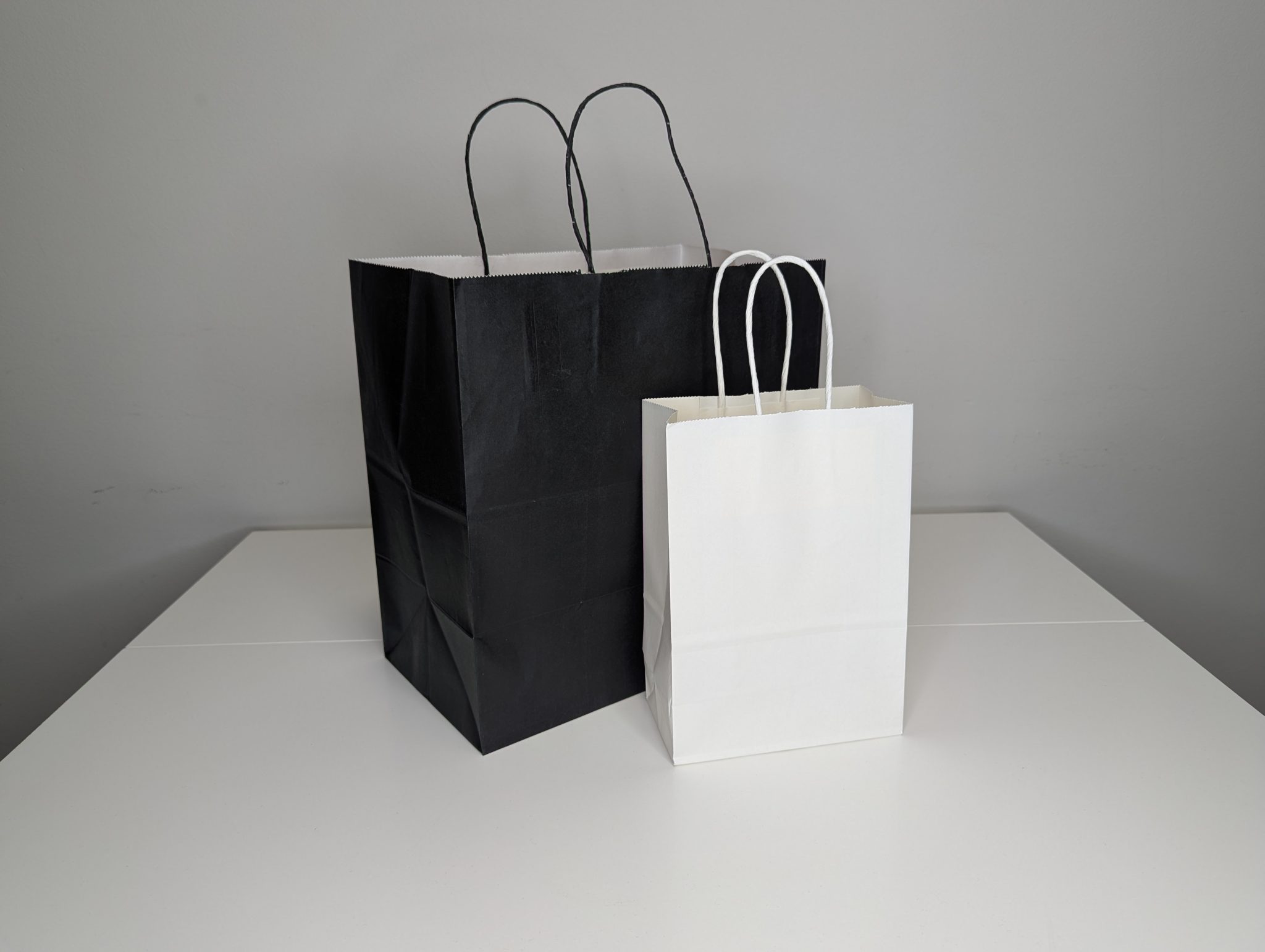 שקיות קרטון ממותגות מחיר