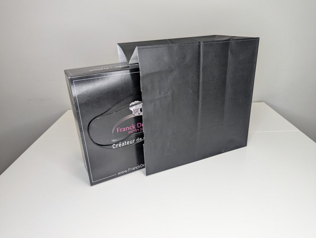 שקיות קרטון ממותגות