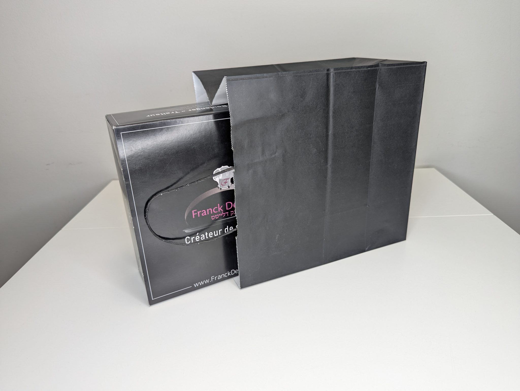 שקיות קרטון ממותגות